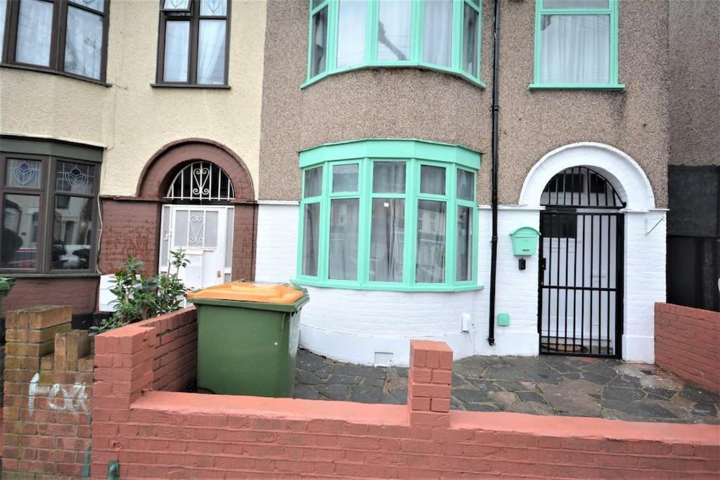 4 Bedroom House In East 伦敦 外观 照片