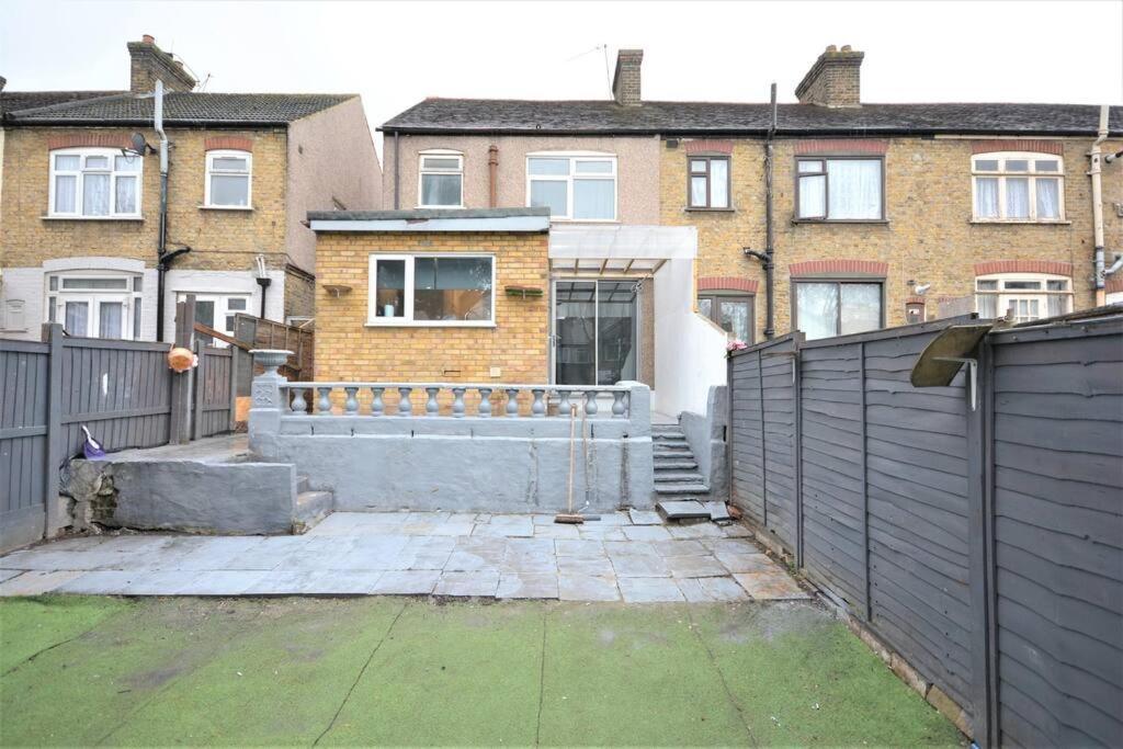 4 Bedroom House In East 伦敦 外观 照片
