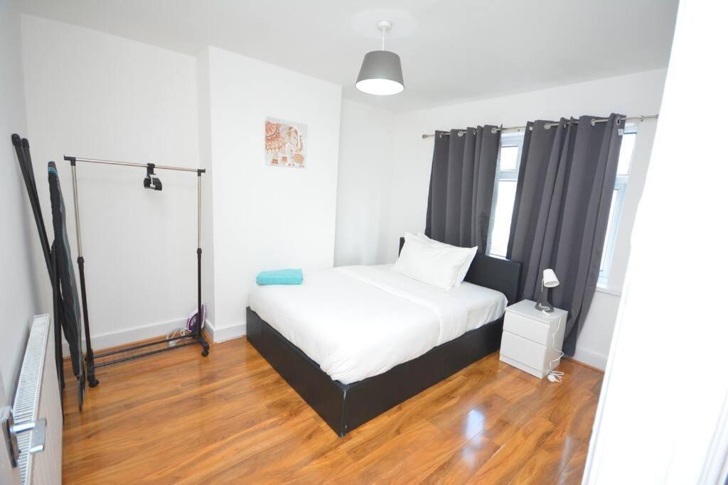 4 Bedroom House In East 伦敦 外观 照片